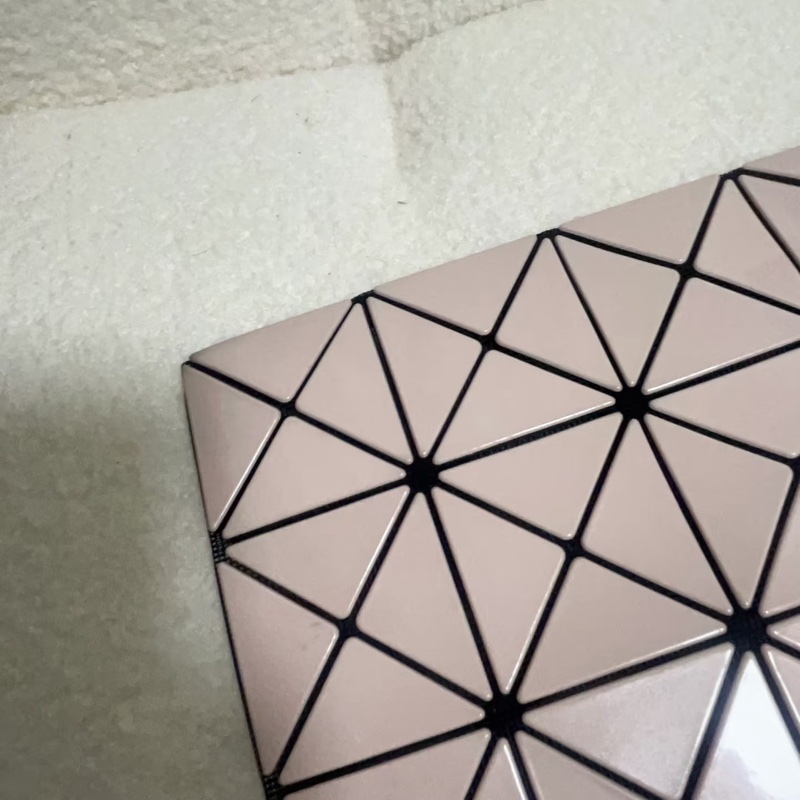 三宅一生經典六格奶茶色-9