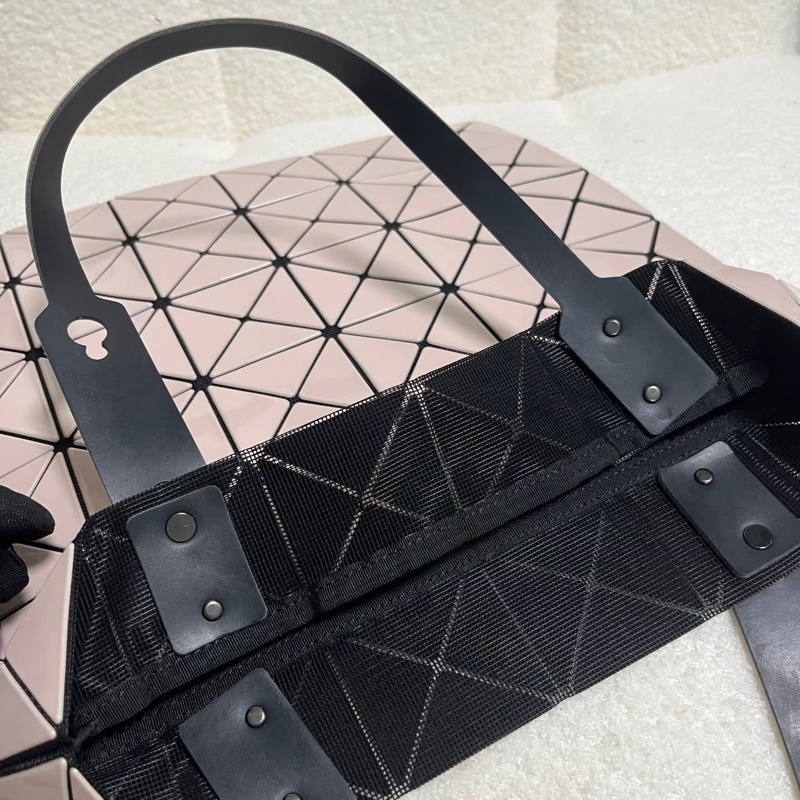 三宅一生經典六格奶茶色-14