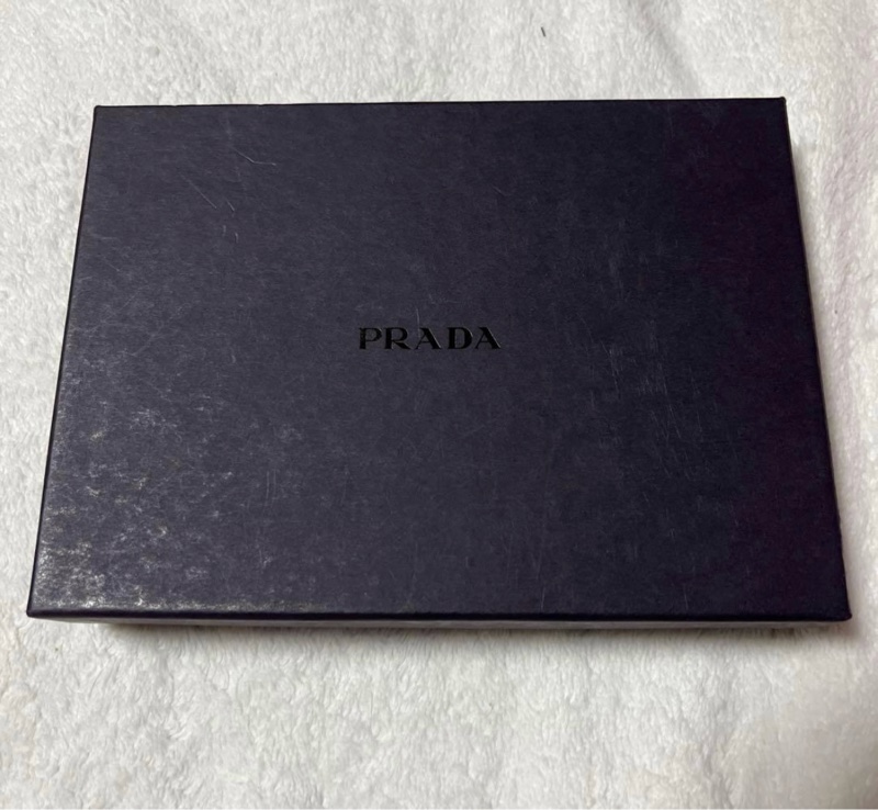 【正品 PRADA】黑色  防刮牛皮三角標中夾｜小資粗用首選｜附原廠盒-9