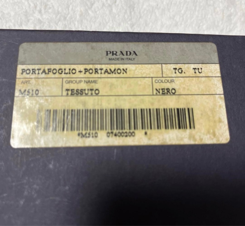 【正品 PRADA】黑色  防刮牛皮三角標中夾｜小資粗用首選｜附原廠盒-10