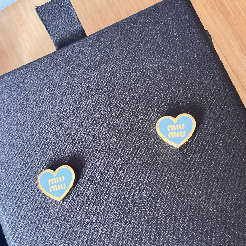 Miu Miu日本限定💙罕有Baby Blue粉藍心形耳環-7