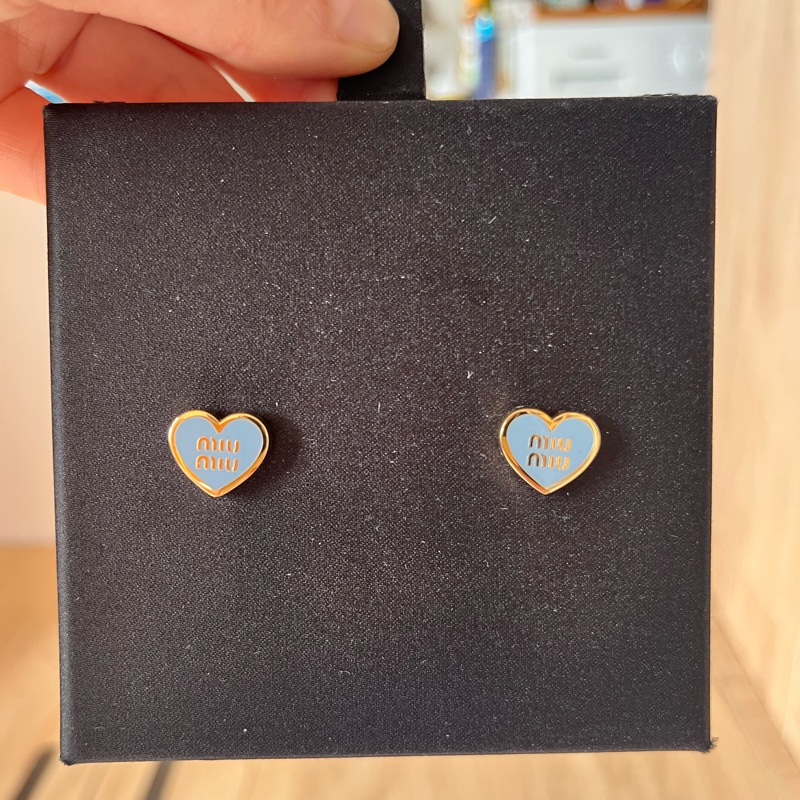 Miu Miu日本限定💙罕有Baby Blue粉藍心形耳環-10