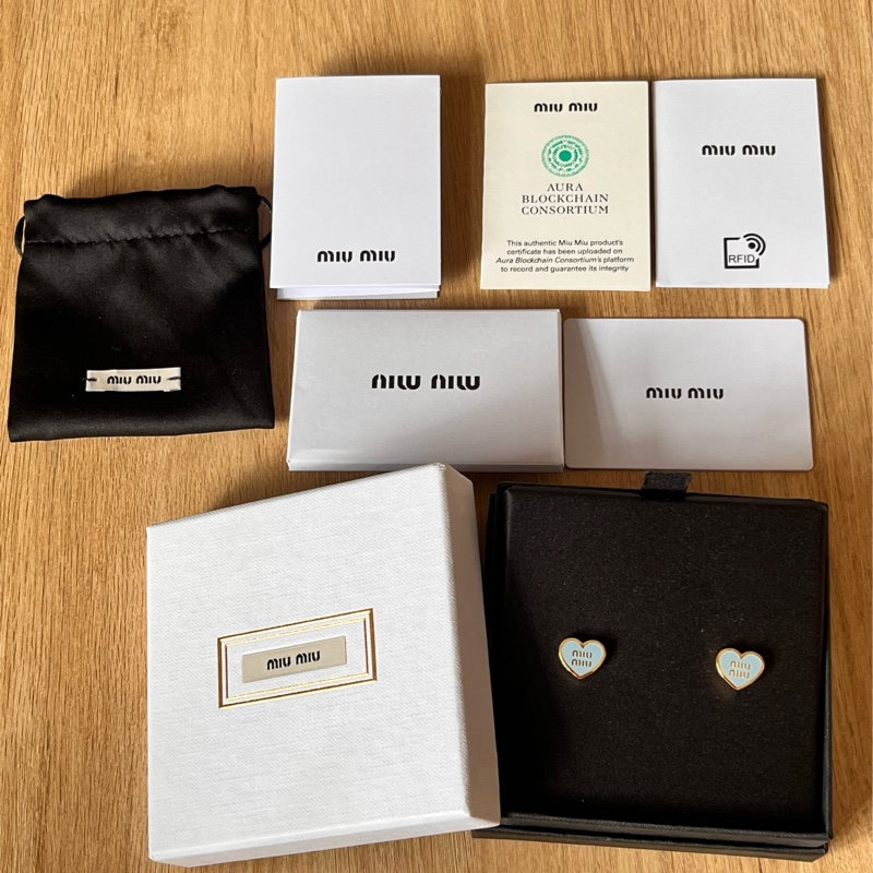 Miu Miu日本限定💙罕有Baby Blue粉藍心形耳環-16