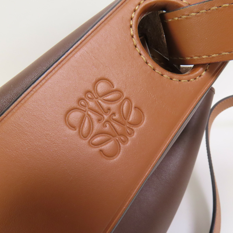 LOEWE 牛皮皮革Balloon Bag金扣肩背袋-7