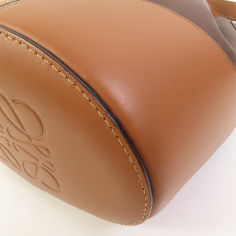 LOEWE 牛皮皮革Balloon Bag金扣肩背袋-13