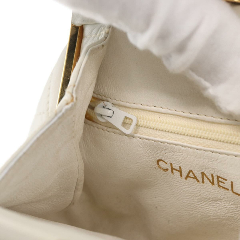 【日本直送】香奈兒 Matelasse West 手拿包，羊皮材質，白色金飾，CC 標誌，正品編號 bs32853-18