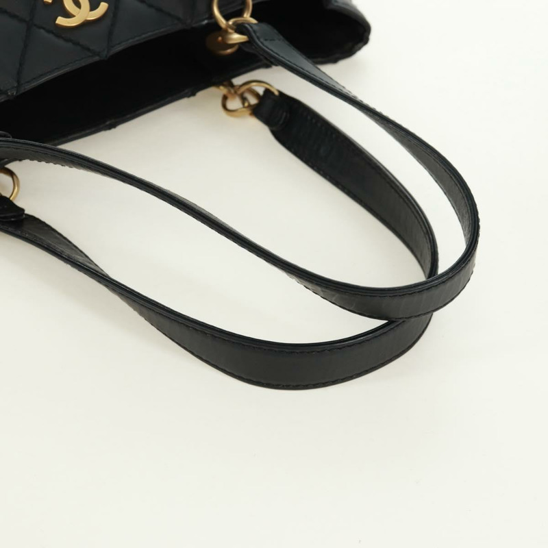 【日本直送】香奈兒 (CHANEL) 絎縫野性紋理手提包,黑色皮革,金色雙C標誌,正品編號 165820V-7