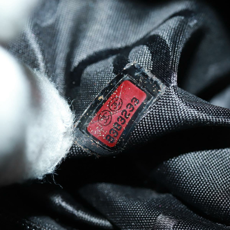 【日本直送】香奈兒 (CHANEL) 絎縫野性紋理手提包,黑色皮革,金色雙C標誌,正品編號 165820V-22