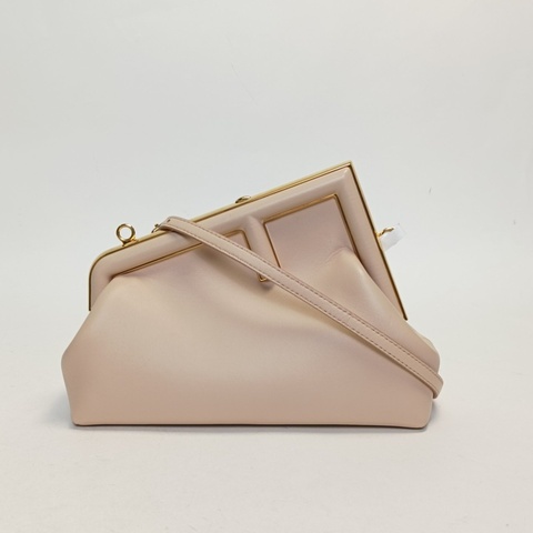 FENDI First小號手袋夾子包裸色羊皮金扣肩背包
