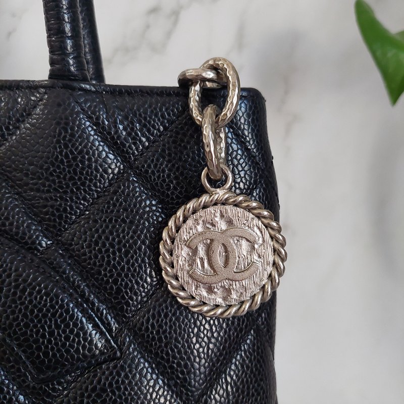 CHANEL 香奈兒 Vintage🎀現品實拍🎀絕版 希爾頓 (銀)金幣包 ~二手經典款-48