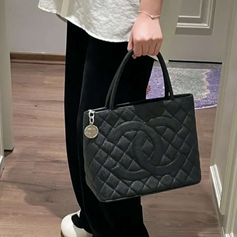 CHANEL 香奈兒 Vintage🎀現品實拍🎀絕版 希爾頓 (銀)金幣包 ~二手經典款-2