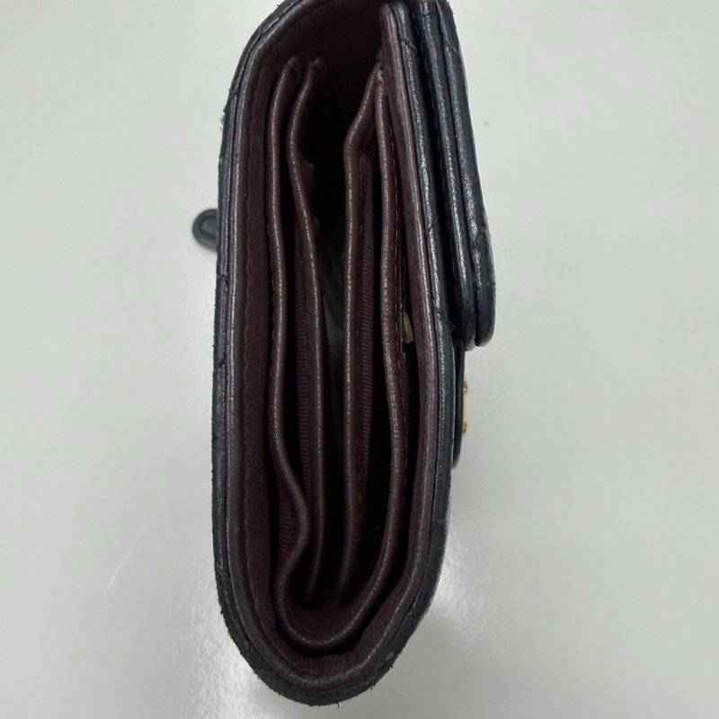 CHANEL經典口蓋短夾/羊皮/金釦/26開 附紙袋/紙盒/保卡/品牌說明小冊-20