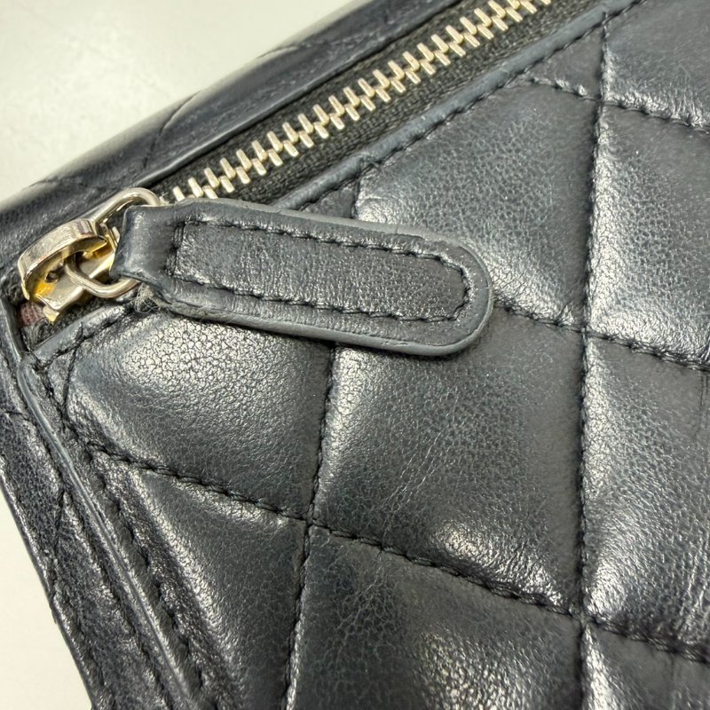 CHANEL經典口蓋短夾/羊皮/金釦/26開 附紙袋/紙盒/保卡/品牌說明小冊-24