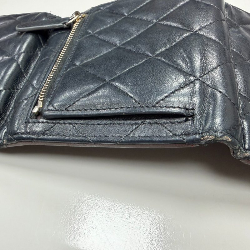 CHANEL經典口蓋短夾/羊皮/金釦/26開 附紙袋/紙盒/保卡/品牌說明小冊-29