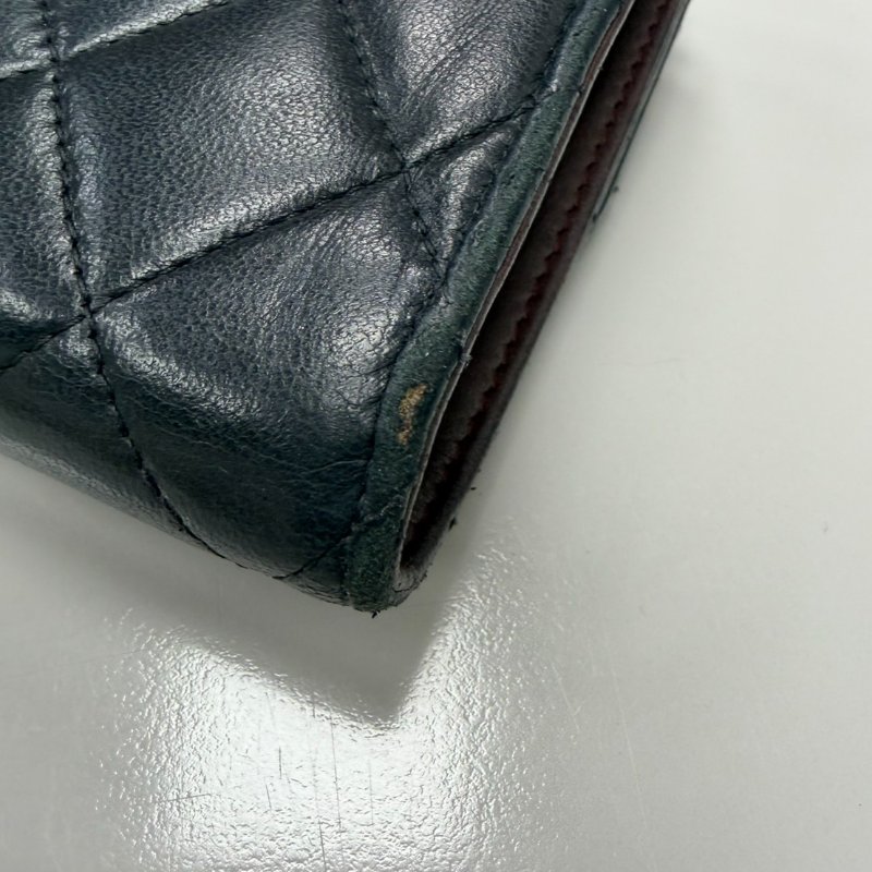 CHANEL經典口蓋短夾/羊皮/金釦/26開 附紙袋/紙盒/保卡/品牌說明小冊-35