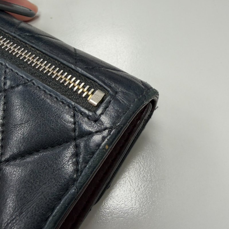 CHANEL經典口蓋短夾/羊皮/金釦/26開 附紙袋/紙盒/保卡/品牌說明小冊-36