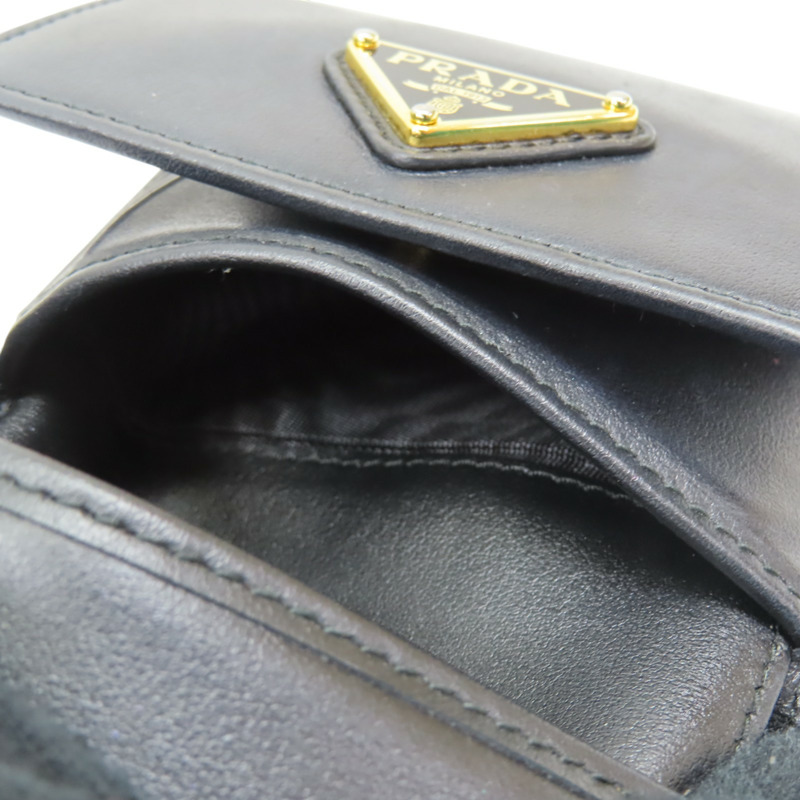 黑色 牛皮 三角 三折 短夾【PRADA 普拉達】 1MH043-6