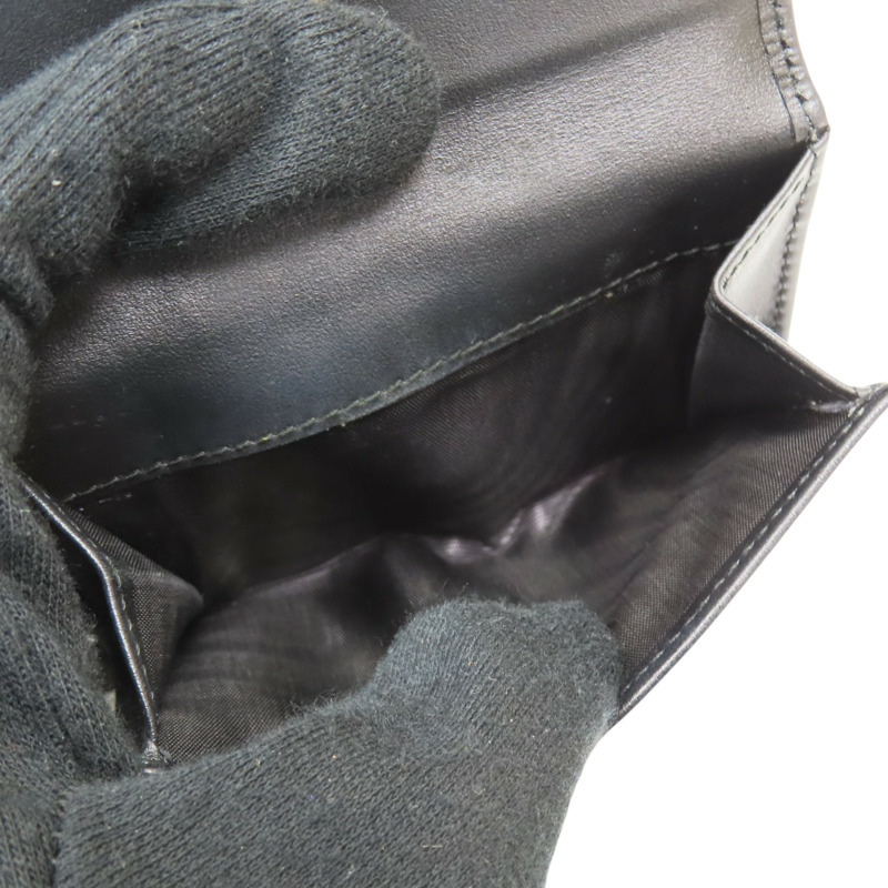 黑色 牛皮 三角 三折 短夾【PRADA 普拉達】 1MH043-7