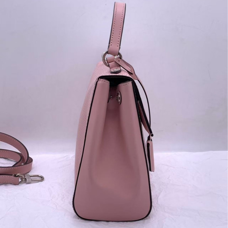 路易威登lv cluny克鲁尼粉色水波纹bb包 配件防尘袋肩带，长 25 高 19，配件肩带，边角有划痕，包身有压痕-2