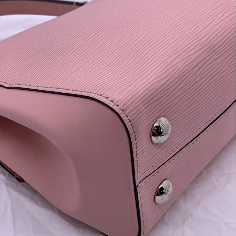 路易威登lv cluny克鲁尼粉色水波纹bb包 配件防尘袋肩带，长 25 高 19，配件肩带，边角有划痕，包身有压痕-8