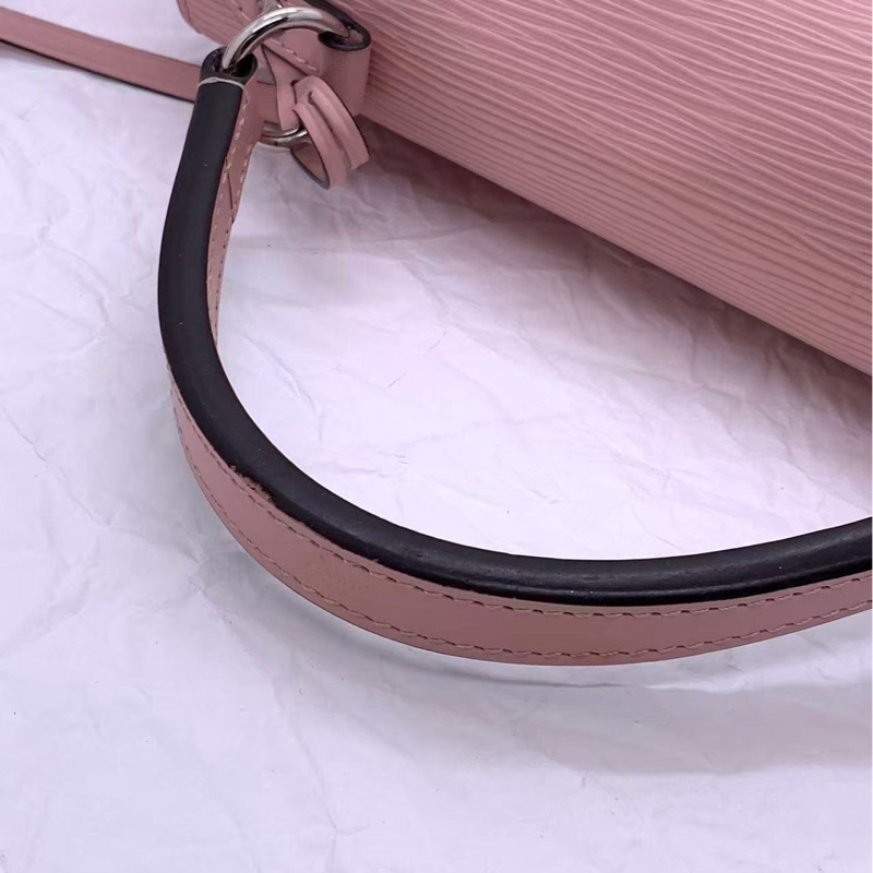 路易威登lv cluny克鲁尼粉色水波纹bb包 配件防尘袋肩带，长 25 高 19，配件肩带，边角有划痕，包身有压痕-16