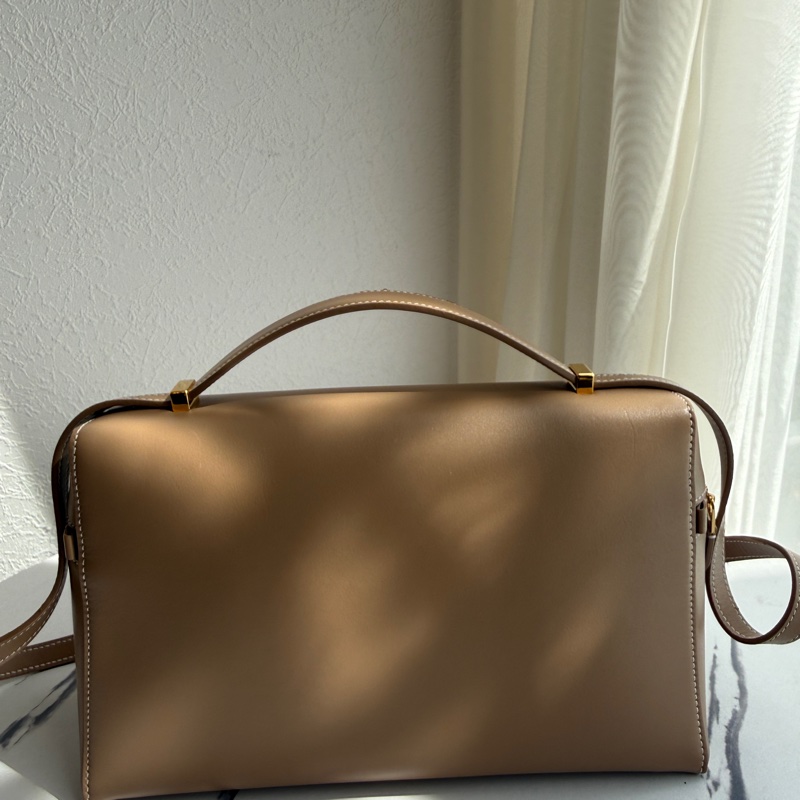 LoRO piana 🤍🤍🤍貴婦款 奶茶斜背包 好浪漫-4