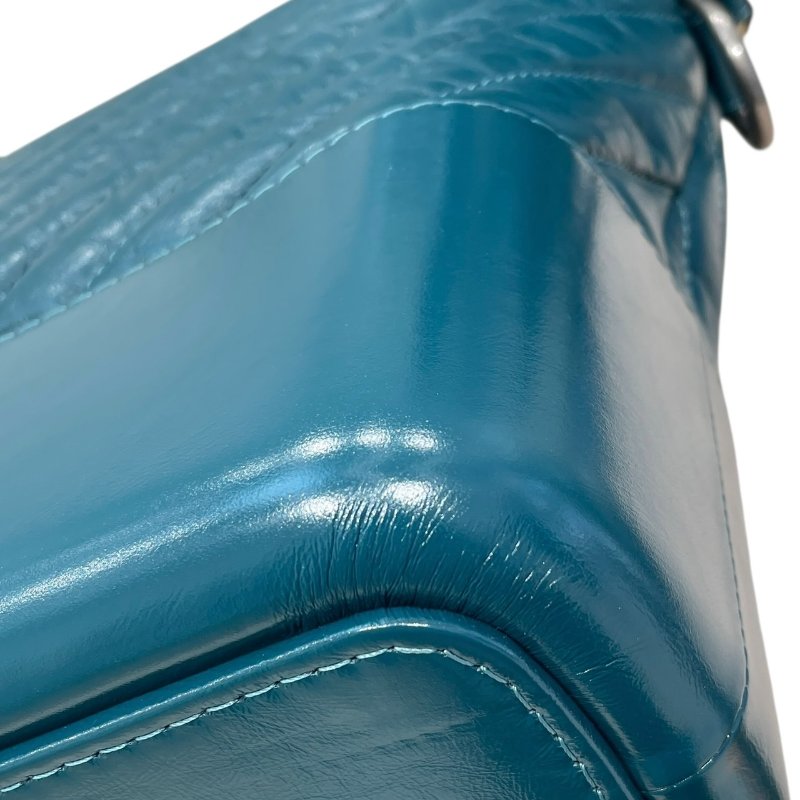 CHANEL 香奈兒 GABRIELLE V字紋 流浪包 皮革 土耳其藍 三色釦-6