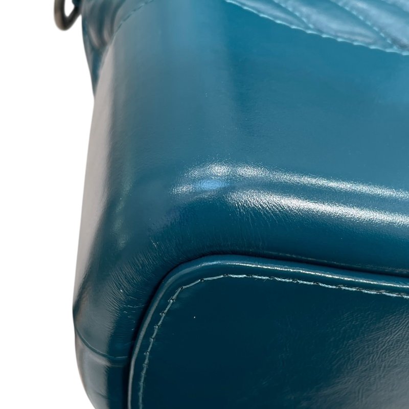 CHANEL 香奈兒 GABRIELLE V字紋 流浪包 皮革 土耳其藍 三色釦-7