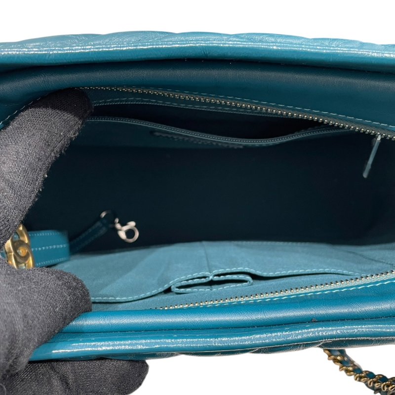CHANEL 香奈兒 GABRIELLE V字紋 流浪包 皮革 土耳其藍 三色釦-11