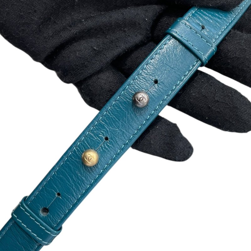 CHANEL 香奈兒 GABRIELLE V字紋 流浪包 皮革 土耳其藍 三色釦-12