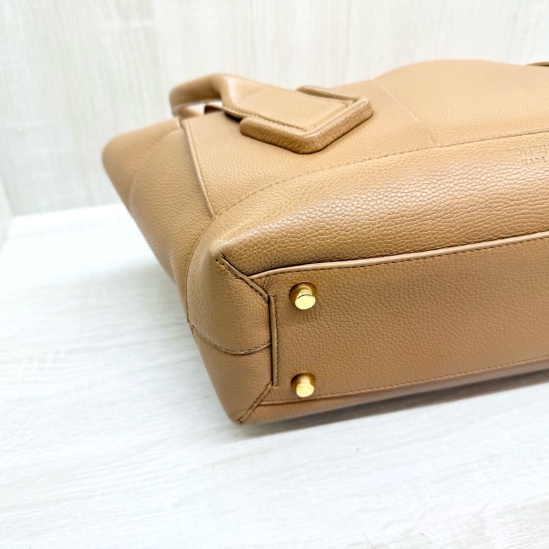 BV焦糖棕牛皮大編織Arco48下蓋肩背托特包-8