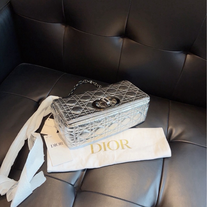 【閒置帶吊牌🆕】Dior 金屬太空銀Caro鏈條包中號 經典藤格紋烏金扣 單肩包-5