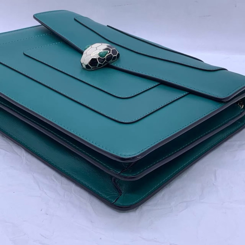 二手Bvlgari寶格麗Serpenti Forever蛇頭包祖母綠中號鏈條包，尺寸27*18*6cm 包身有划痕壓印-8