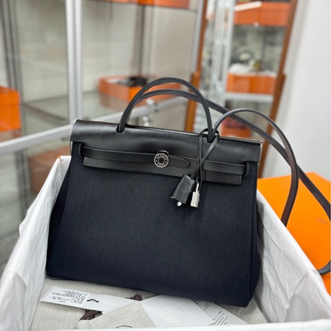 【99新】 Hermes 黑銀全黑琺瑯扣Herbag31 手提包