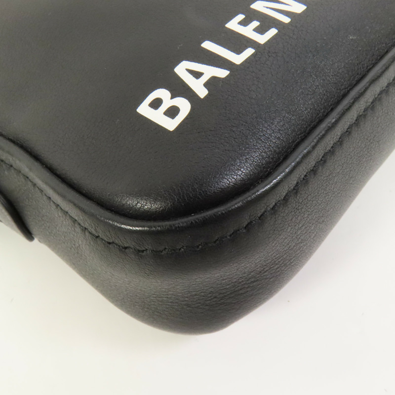 BALENCIAGA 牛皮皮革Triangle Clutch手拿包-12