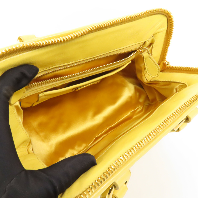 Miu Miu 羊皮皮革Matelasse Bag金扣手挽肩背兩用袋-5