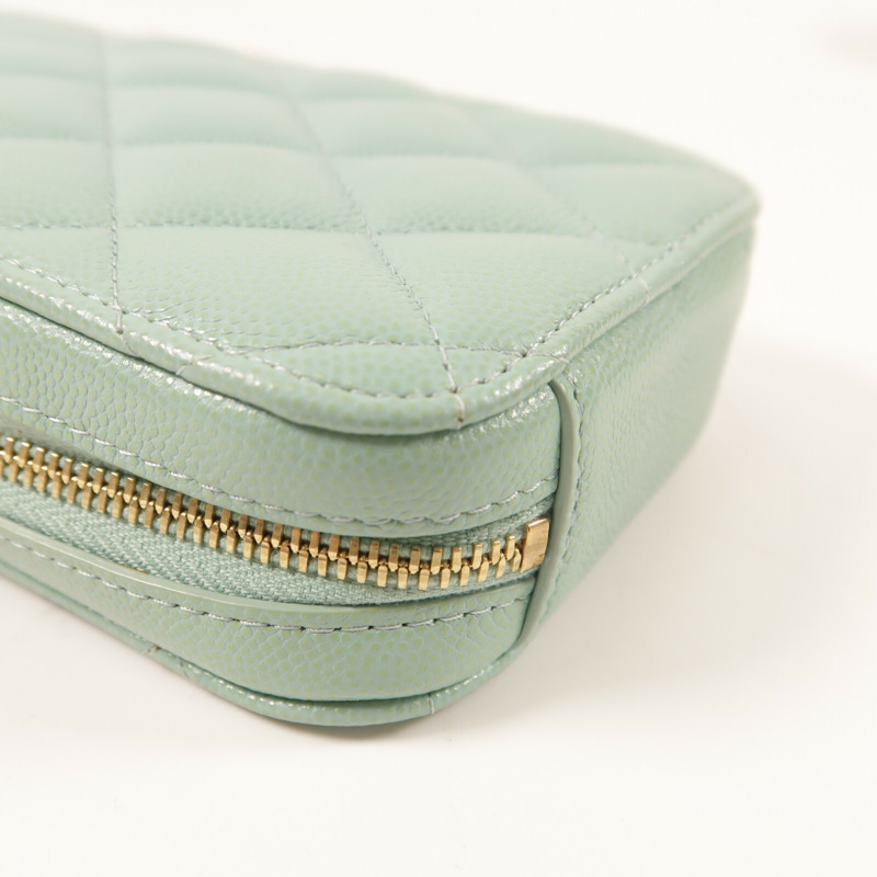 CHANEL 牛皮皮革Phone Case With Chain金扣鏈帶肩背袋-11