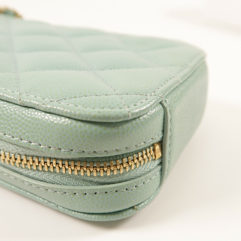 CHANEL 牛皮皮革Phone Case With Chain金扣鏈帶肩背袋-13