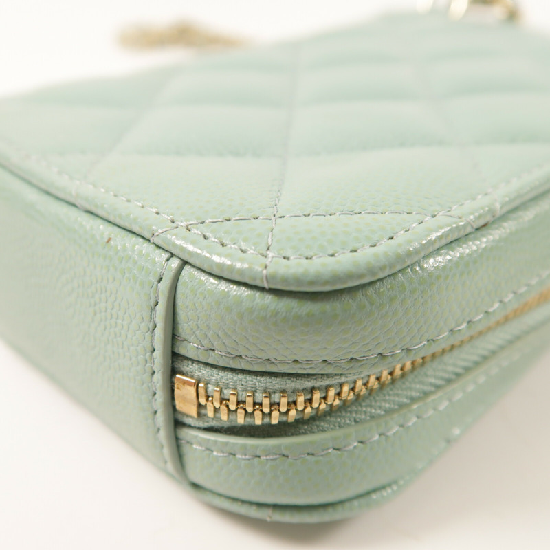 CHANEL 牛皮皮革Phone Case With Chain金扣鏈帶肩背袋-14