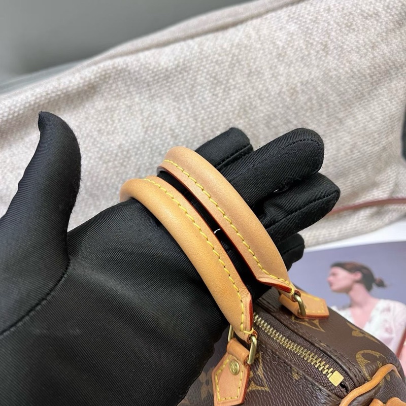 LV老花speedy nano枕頭包波士頓包-5