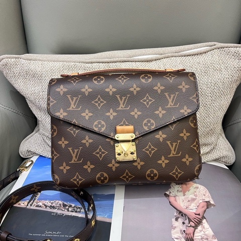 Lv metis 老花 郵差包