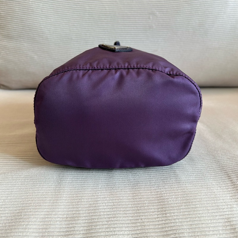 Prada 束口抽繩萬用袋-2