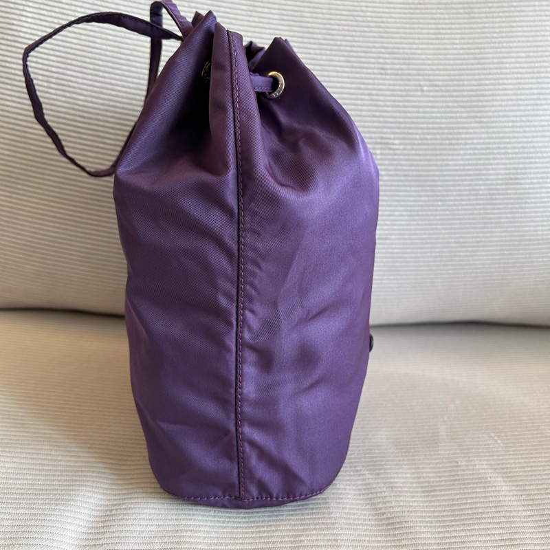 Prada 束口抽繩萬用袋-6