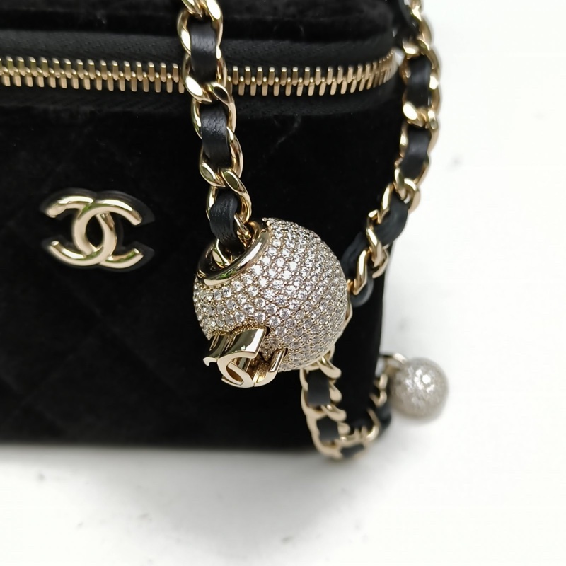 CHANEL 黑色天鵝絨鐳射標淺金扣方盒子化妝包帶鏡子肩背包-4
