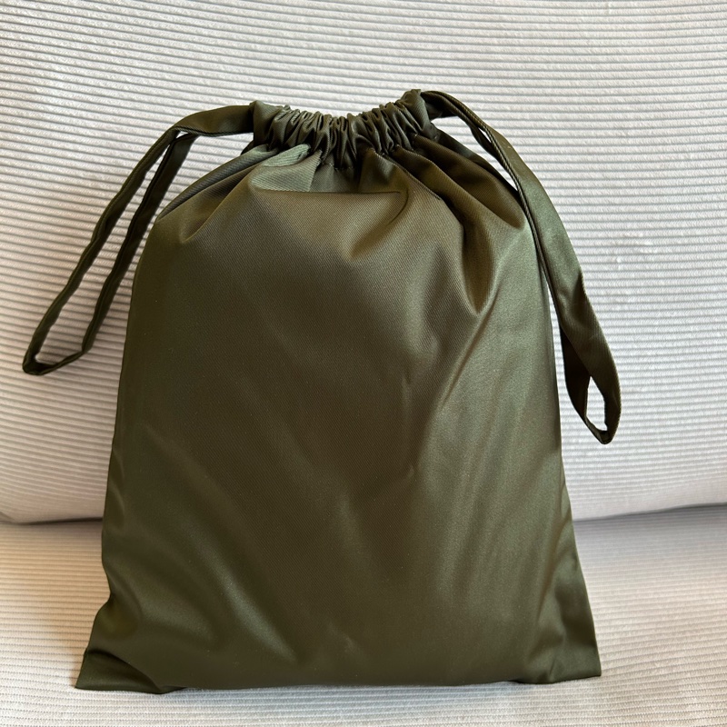 Prada橄欖綠束口萬用袋-1