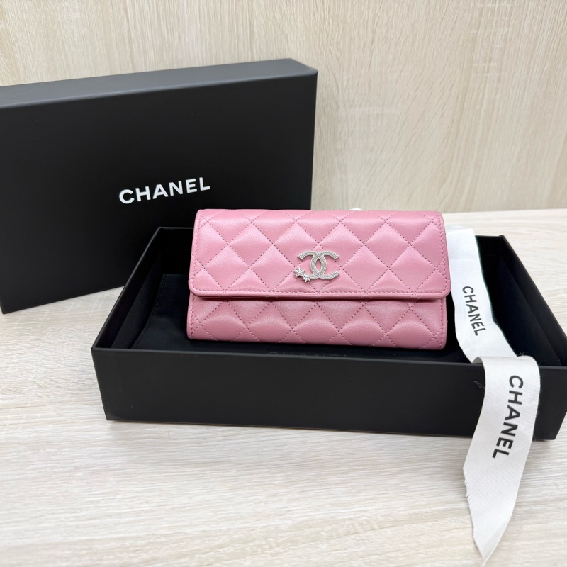 CHANEL✨粉羊皮銀彗星雙C下蓋中夾AP3727-1