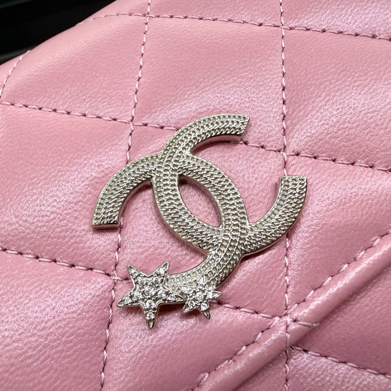 CHANEL✨粉羊皮銀彗星雙C下蓋中夾AP3727-6