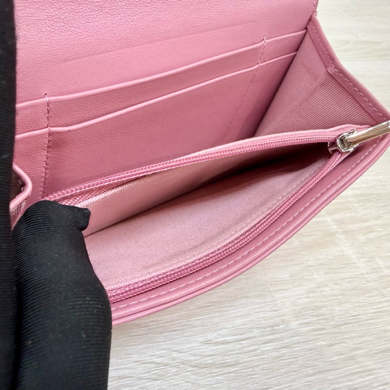 CHANEL✨粉羊皮銀彗星雙C下蓋中夾AP3727-16