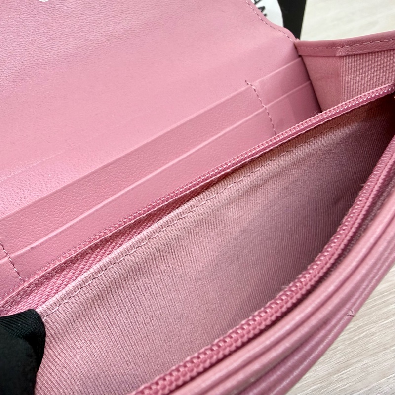 CHANEL✨粉羊皮銀彗星雙C下蓋中夾AP3727-17