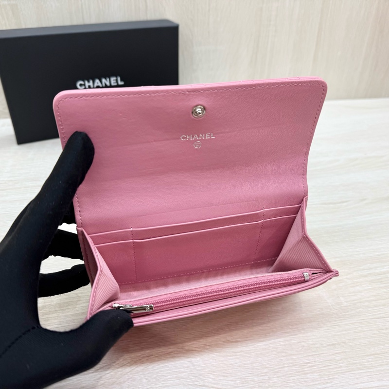 CHANEL✨粉羊皮銀彗星雙C下蓋中夾AP3727-18